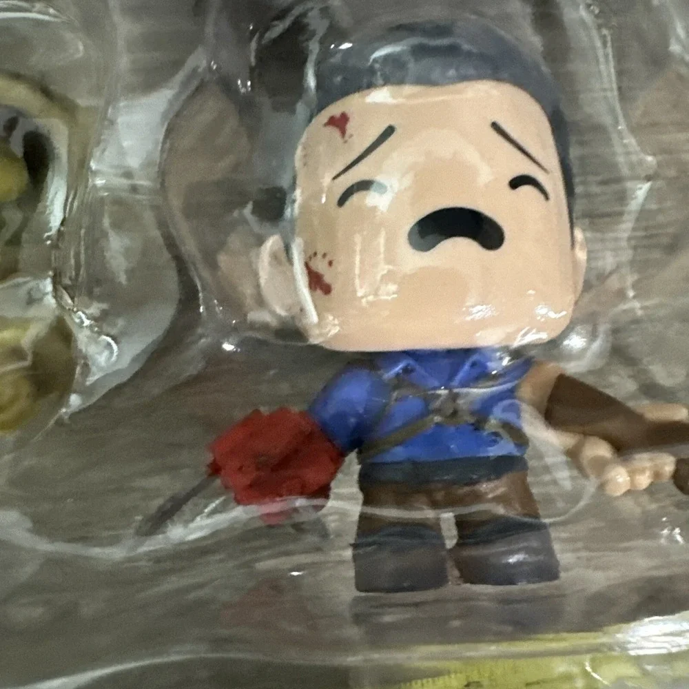 Evil Dead 2 Artist Series Ash vs Henrietta Limited‎ Edition Loot Crate Figure